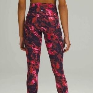 Lululemon 🐦‍🔥Align High-Rise 28 “
Leggings Intensity Pink Blossom Size 8 + bag